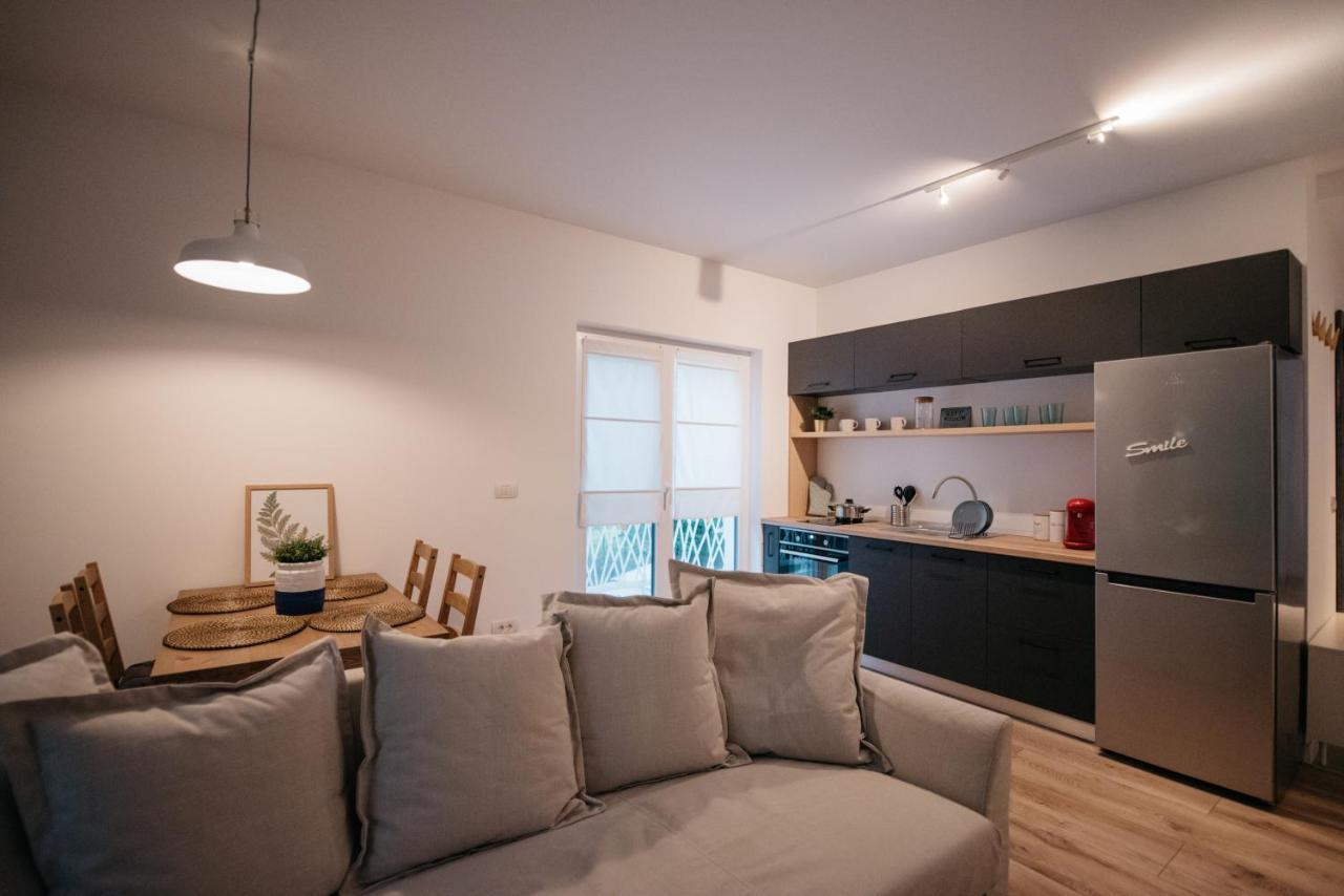 Dumbravita  Nuez Apartments מראה חיצוני תמונה