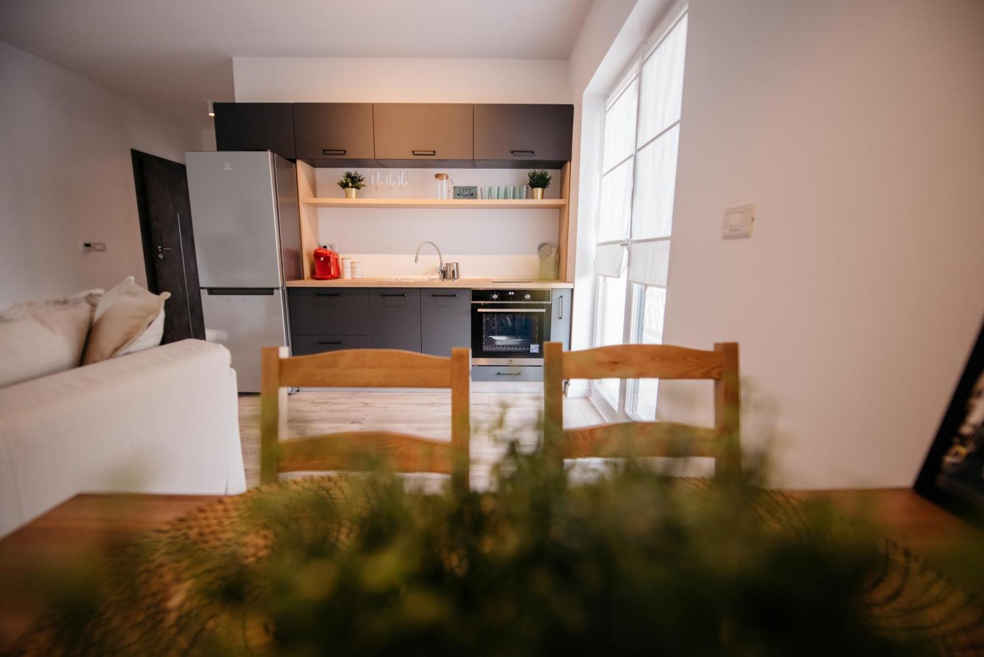Dumbravita  Nuez Apartments מראה חיצוני תמונה